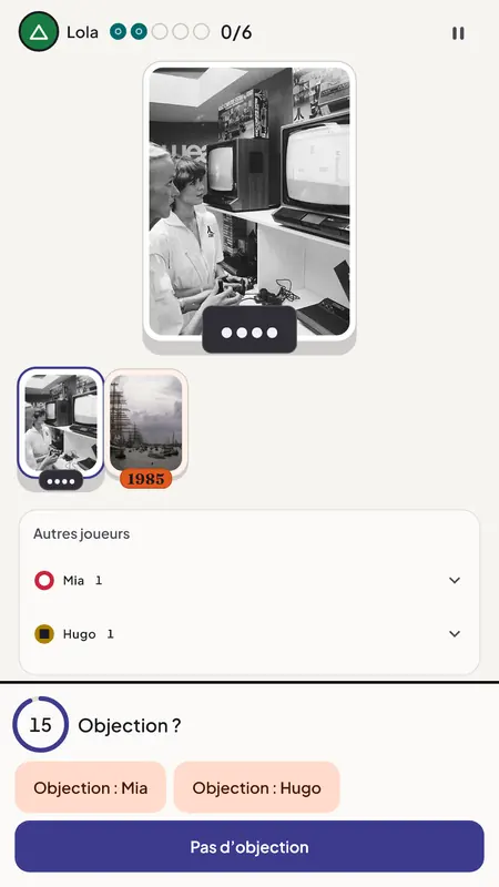 Écran Frise de Fotanni : Lola a placé une photo dont l’année est encore cachée ; un compte à rebours demande à Mia et Hugo s’ils contestent.
